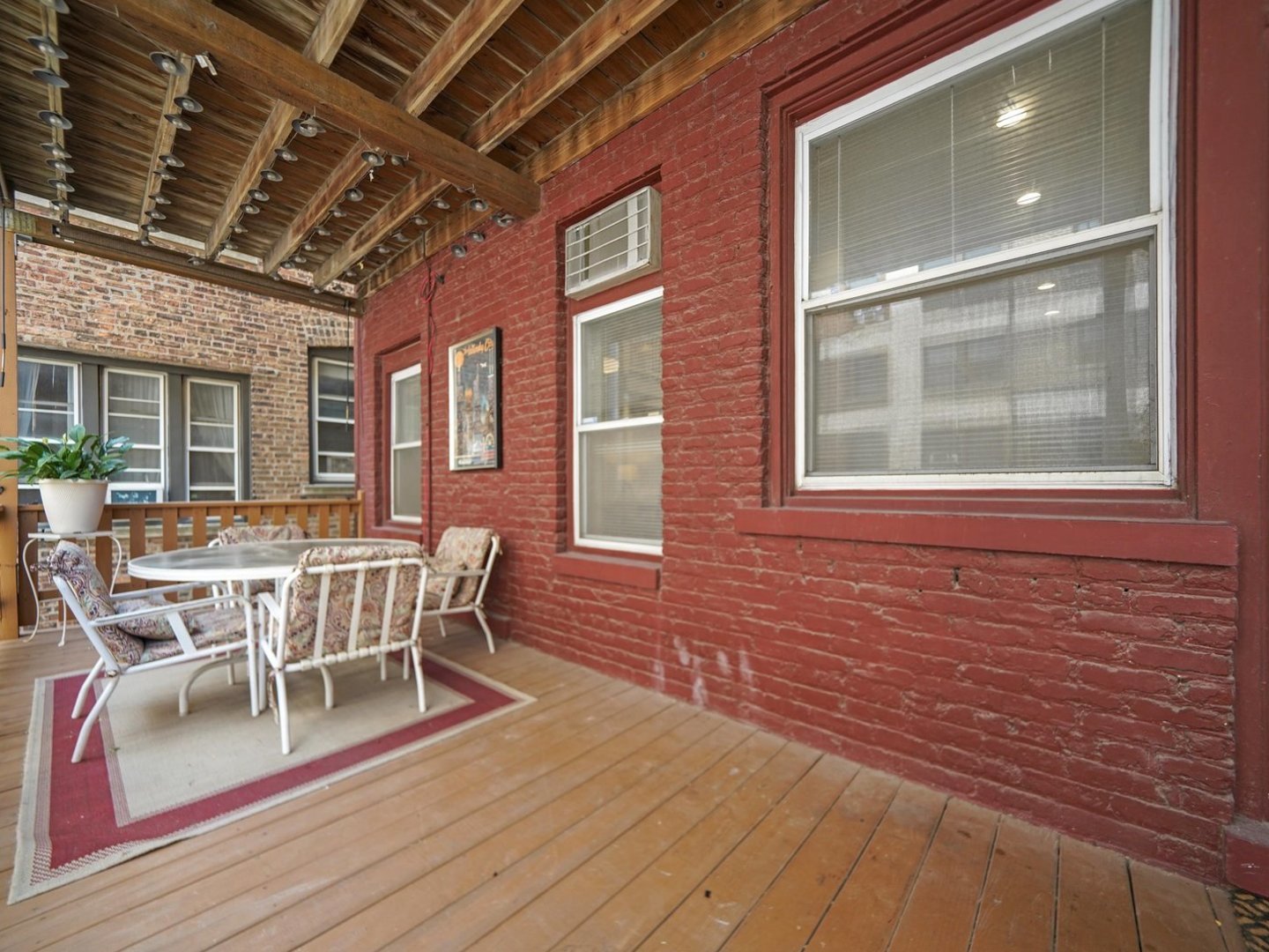 6807 N Lakewood Avenue #2S, Chicago, IL 60626