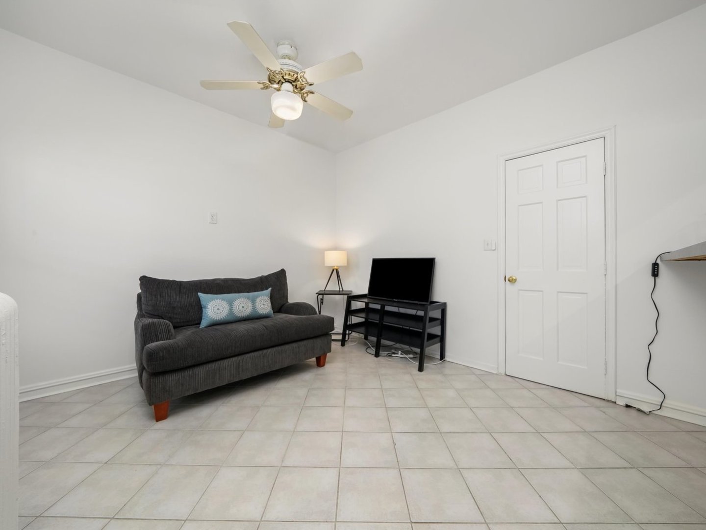6807 N Lakewood Avenue #2S, Chicago, IL 60626