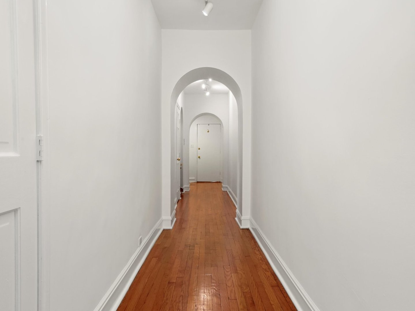 6807 N Lakewood Avenue #2S, Chicago, IL 60626