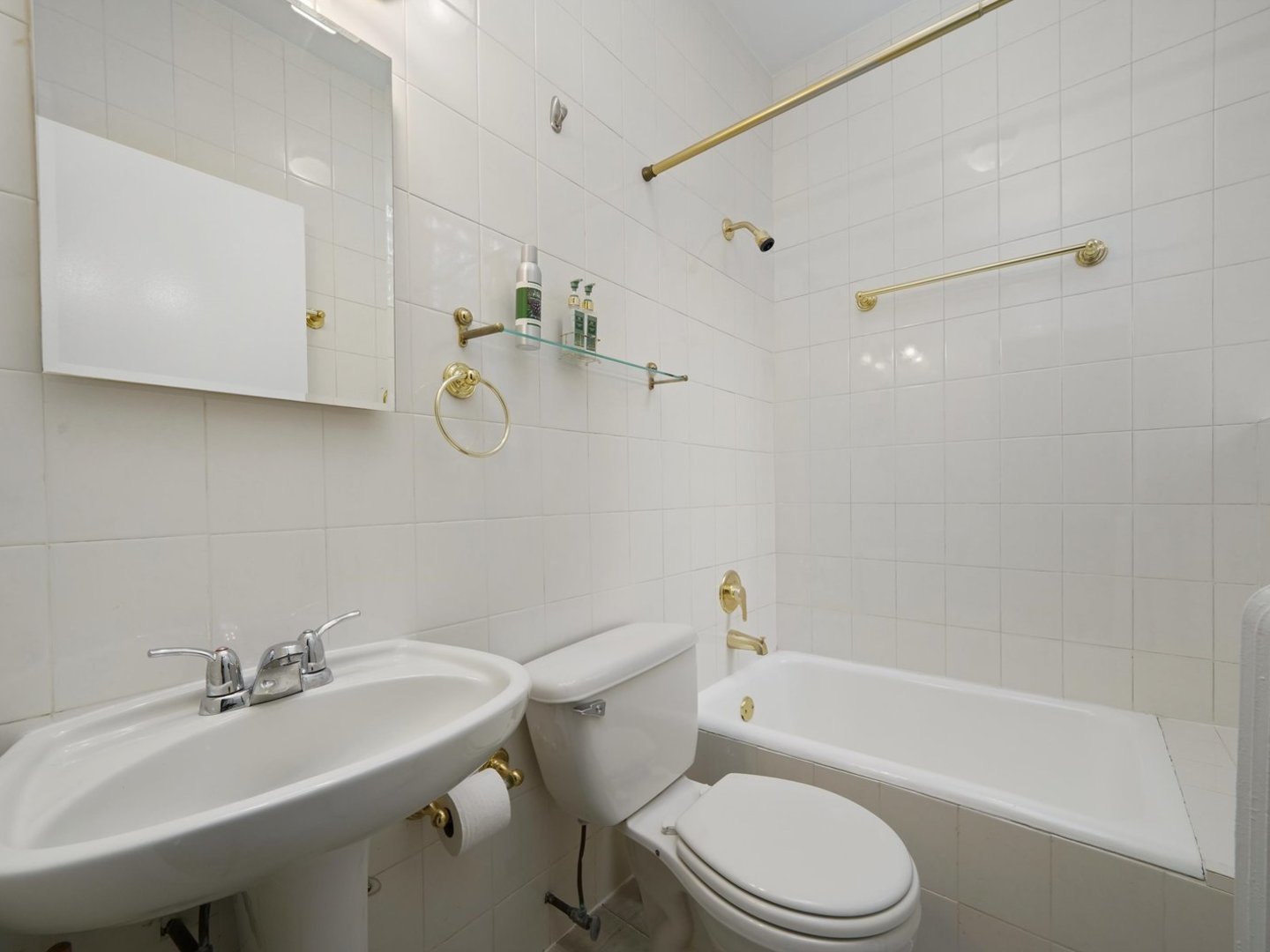 6807 N Lakewood Avenue #2S, Chicago, IL 60626