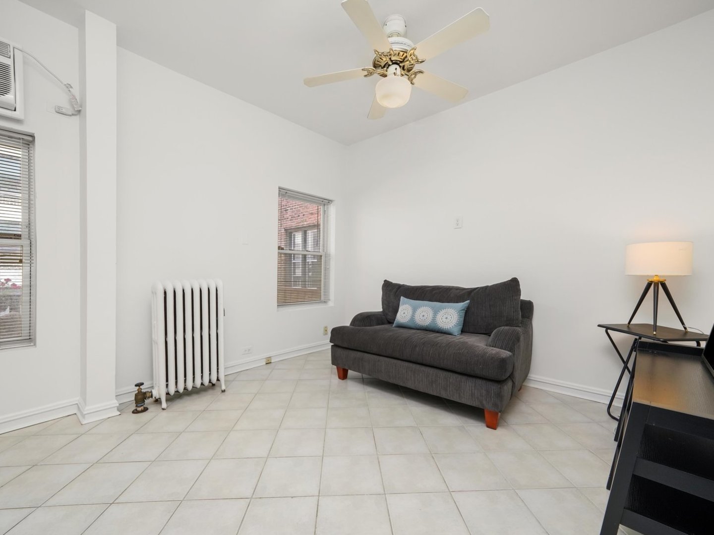 6807 N Lakewood Avenue #2S, Chicago, IL 60626