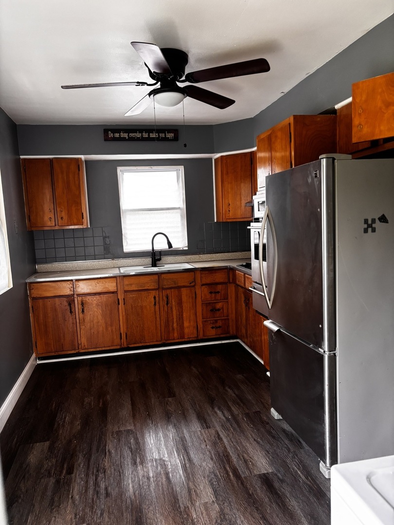 16133 Cambridge Drive, Markham, IL 60428