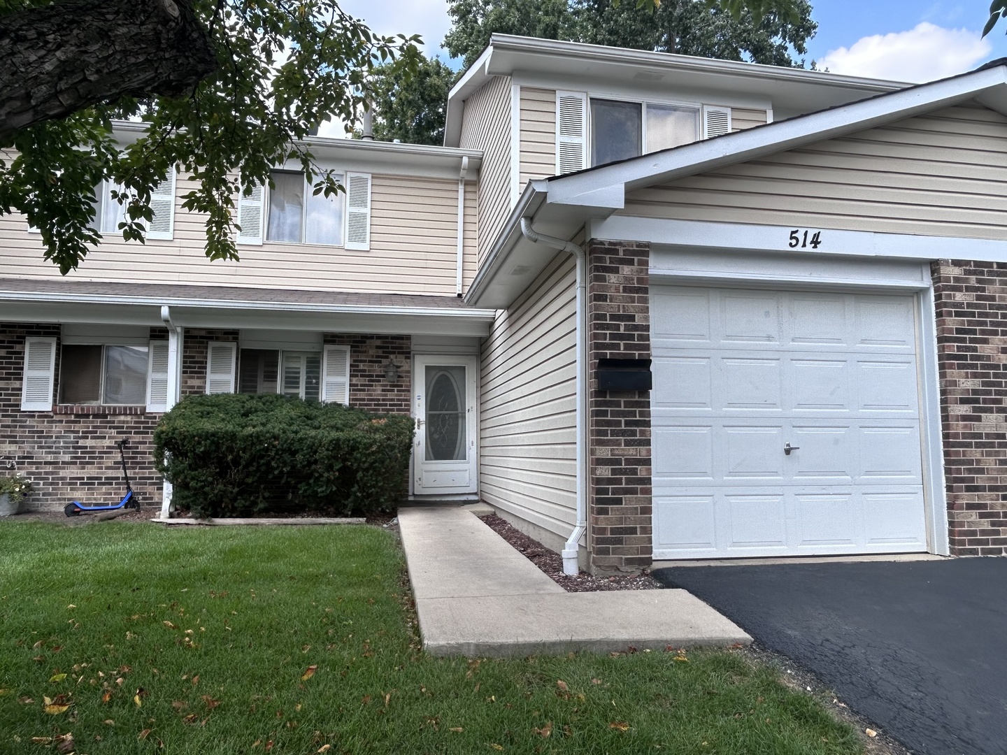 514 Alton Court, Carol Stream, IL 60188