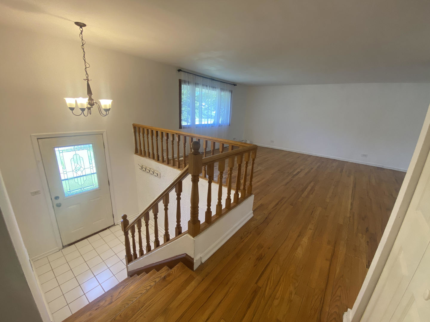 709 S Salem Drive, Schaumburg, IL 60193