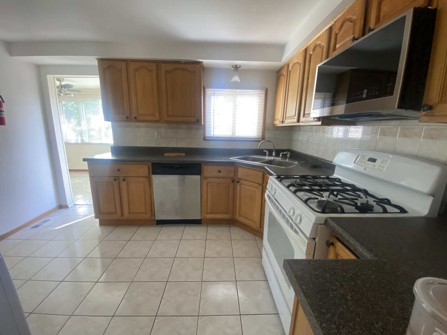709 S Salem Drive, Schaumburg, IL 60193