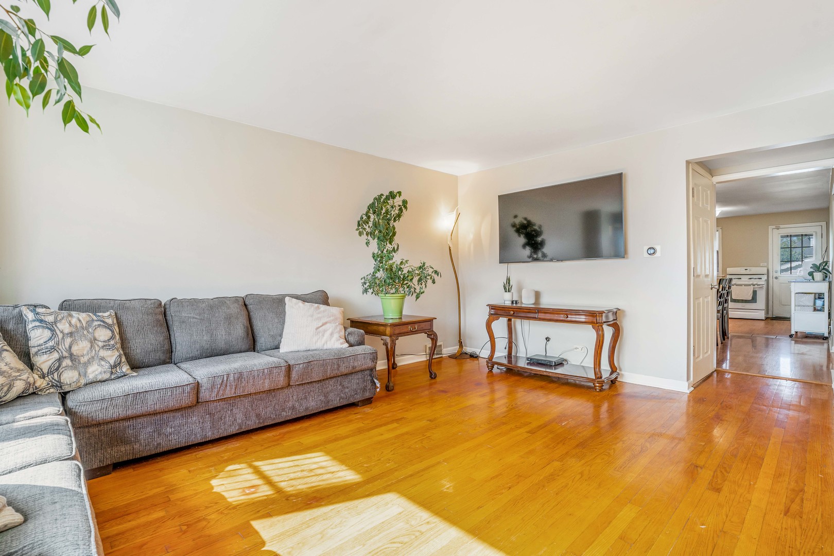 5736 S Kenneth Avenue, Chicago, IL 60629