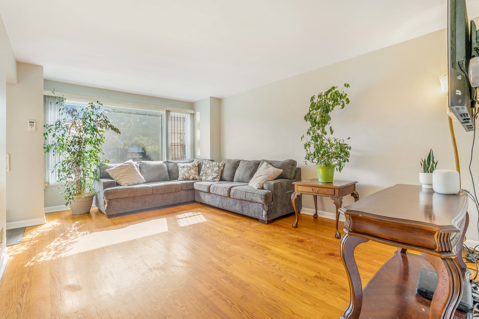 5736 S Kenneth Avenue, Chicago, IL 60629