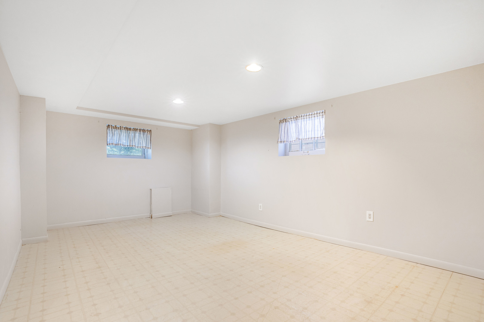 5736 S Kenneth Avenue, Chicago, IL 60629