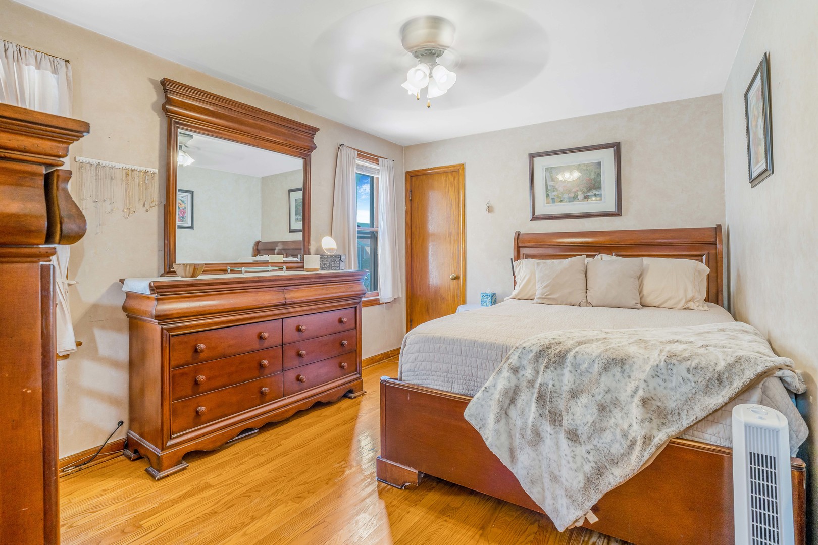 5736 S Kenneth Avenue, Chicago, IL 60629