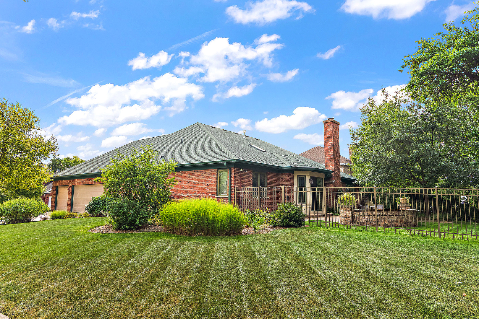 10993 Pioneer Trail, Frankfort, IL 60423
