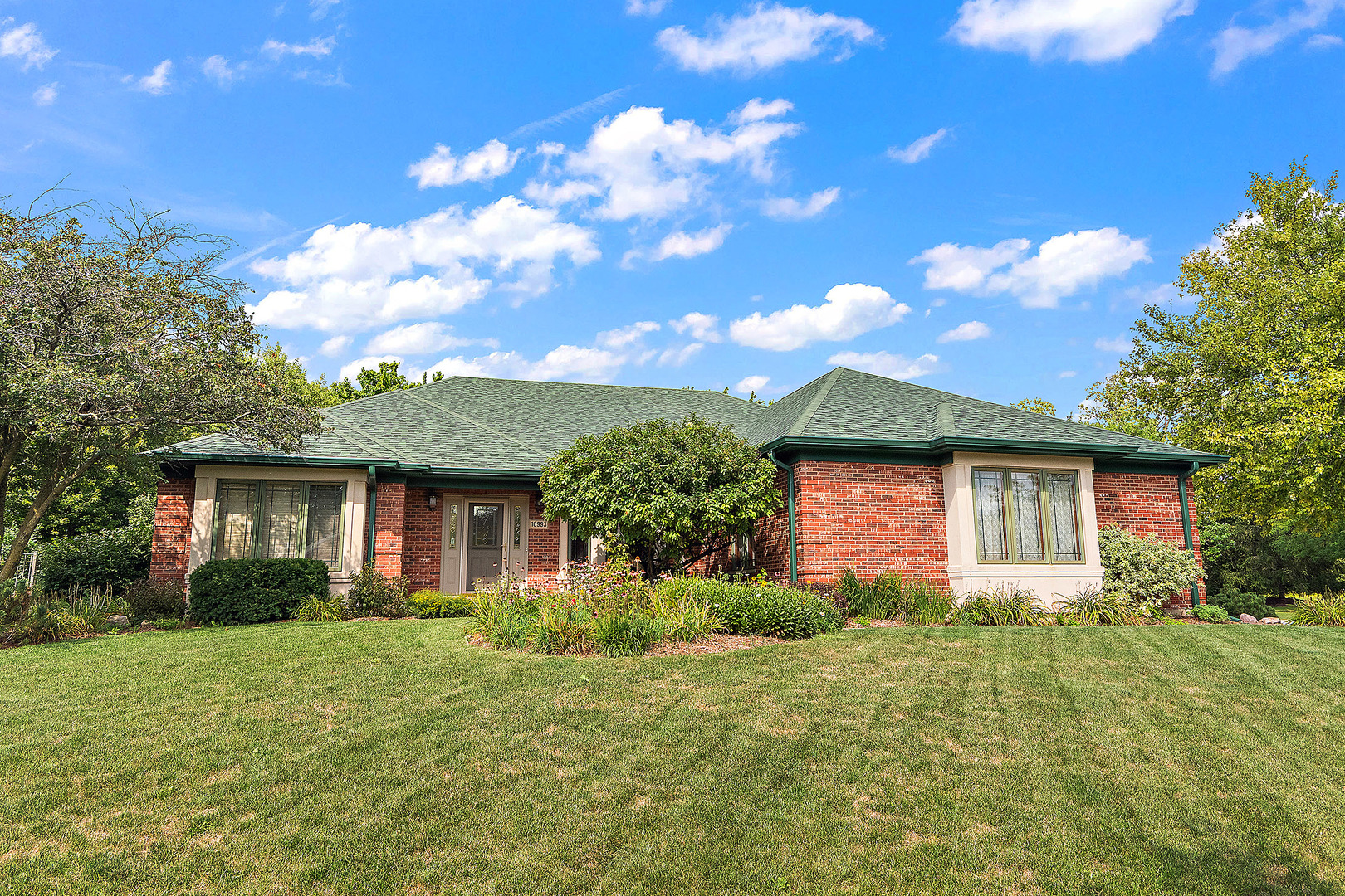 10993 Pioneer Trail, Frankfort, IL 60423