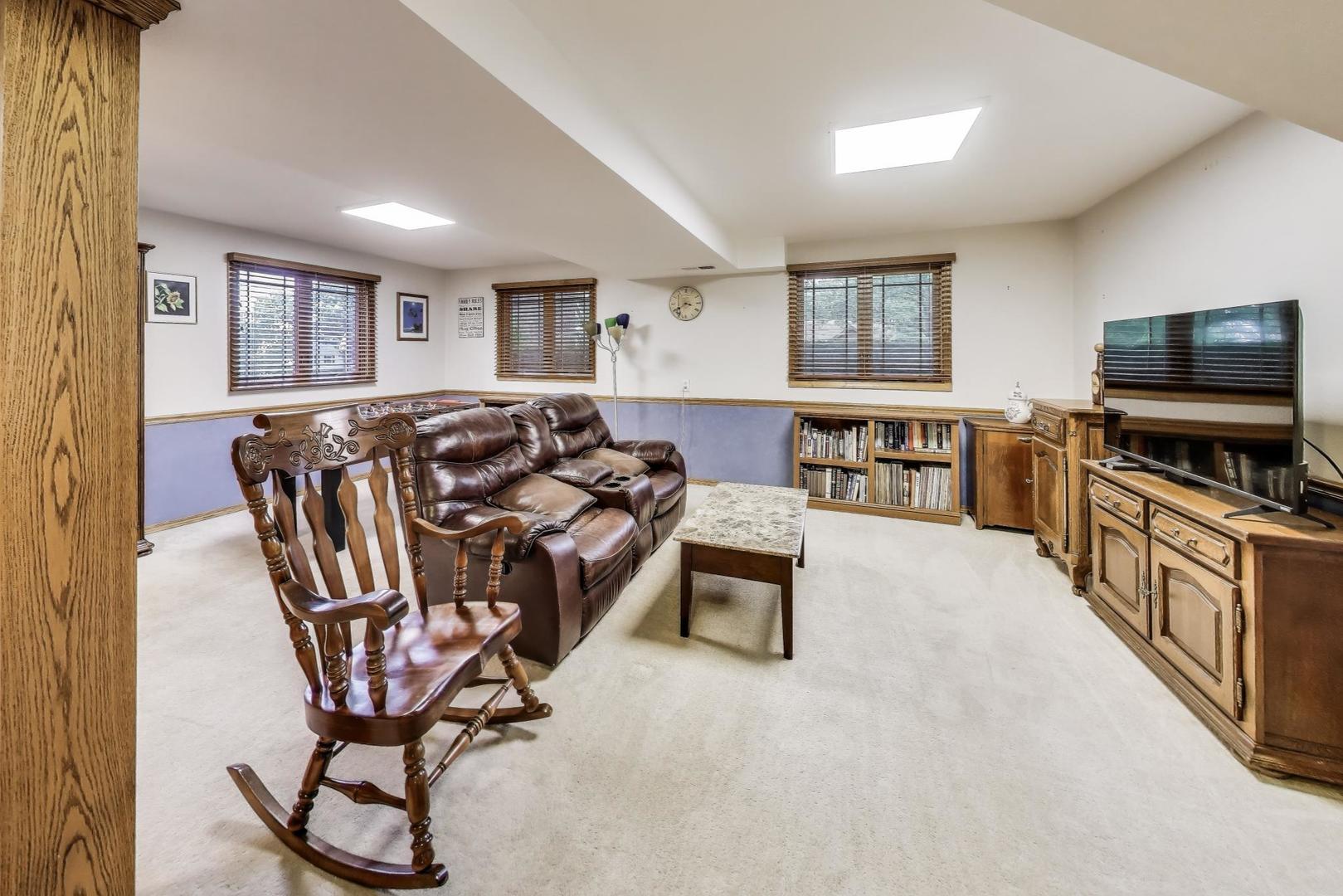438 High Road, Cary, IL 60013