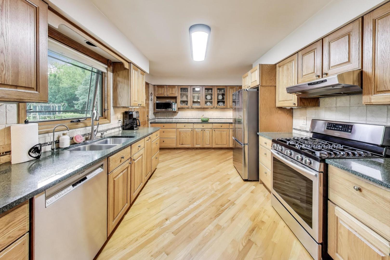 438 High Road, Cary, IL 60013