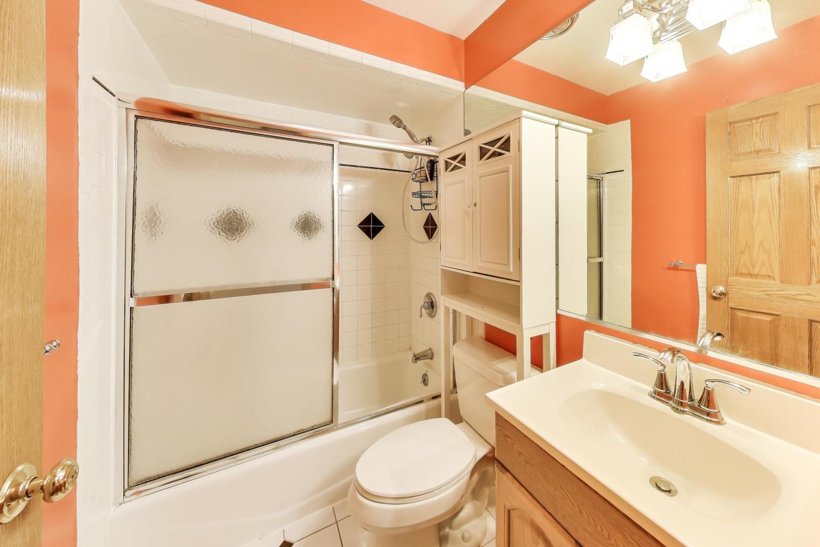 438 High Road, Cary, IL 60013
