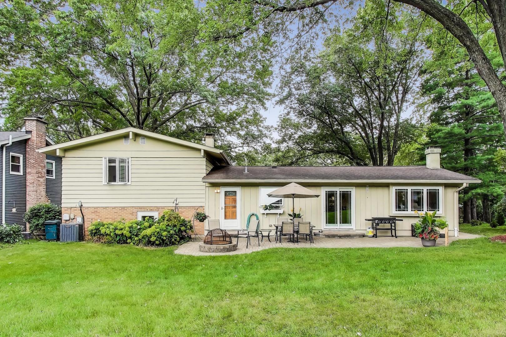 438 High Road, Cary, IL 60013