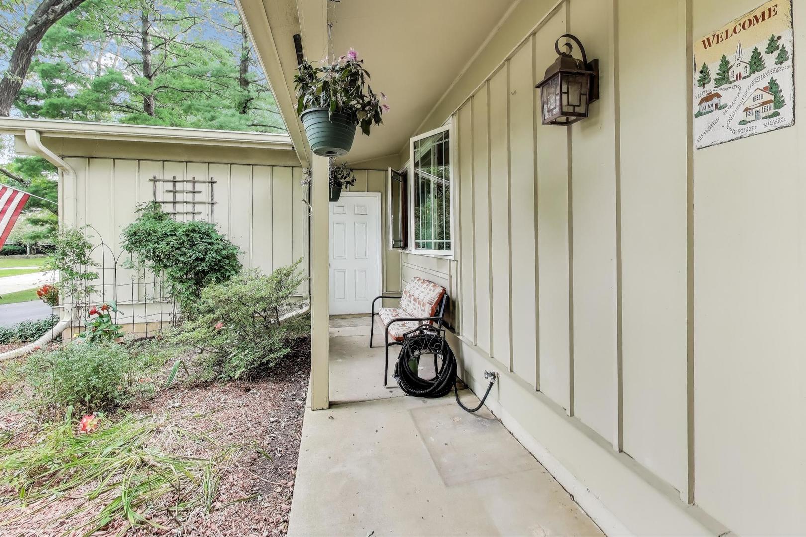 438 High Road, Cary, IL 60013
