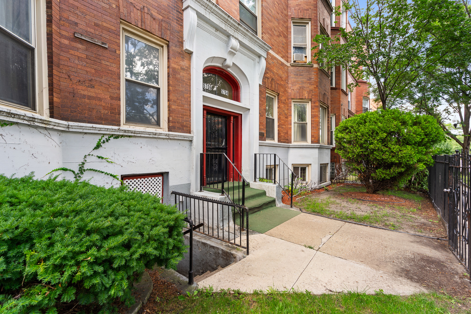 5704-5706 S Indiana Avenue, Chicago, IL 60615