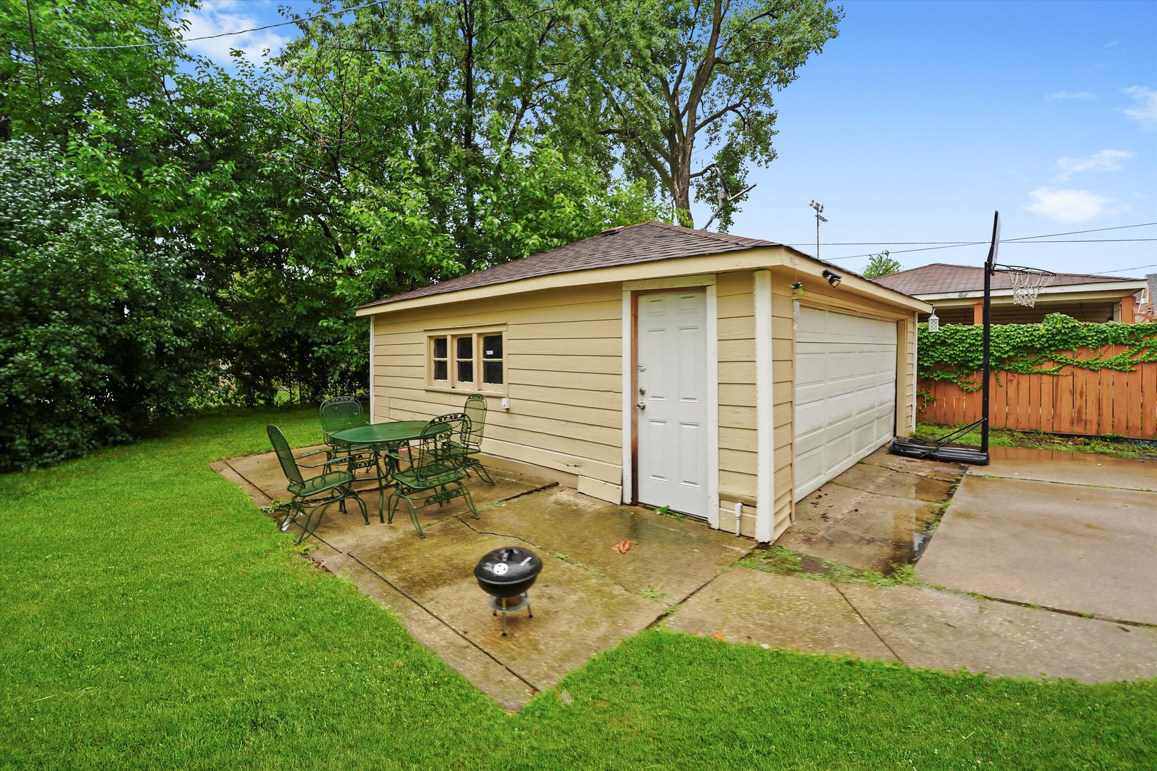 5168 W 64th Street, Chicago, IL 60638