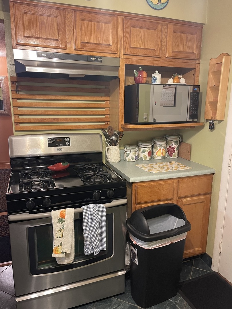 9205 POTTER Road #2H, Des Plaines, IL 60016