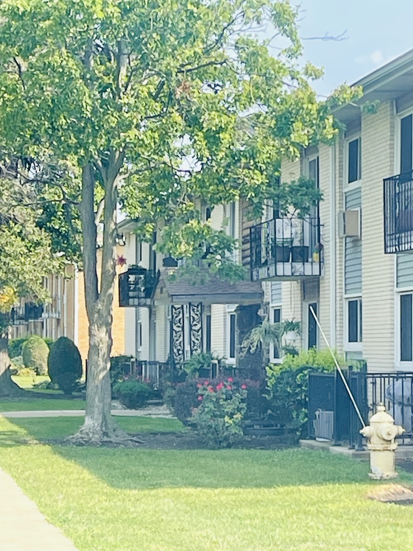 9205 POTTER Road #2H, Des Plaines, IL 60016