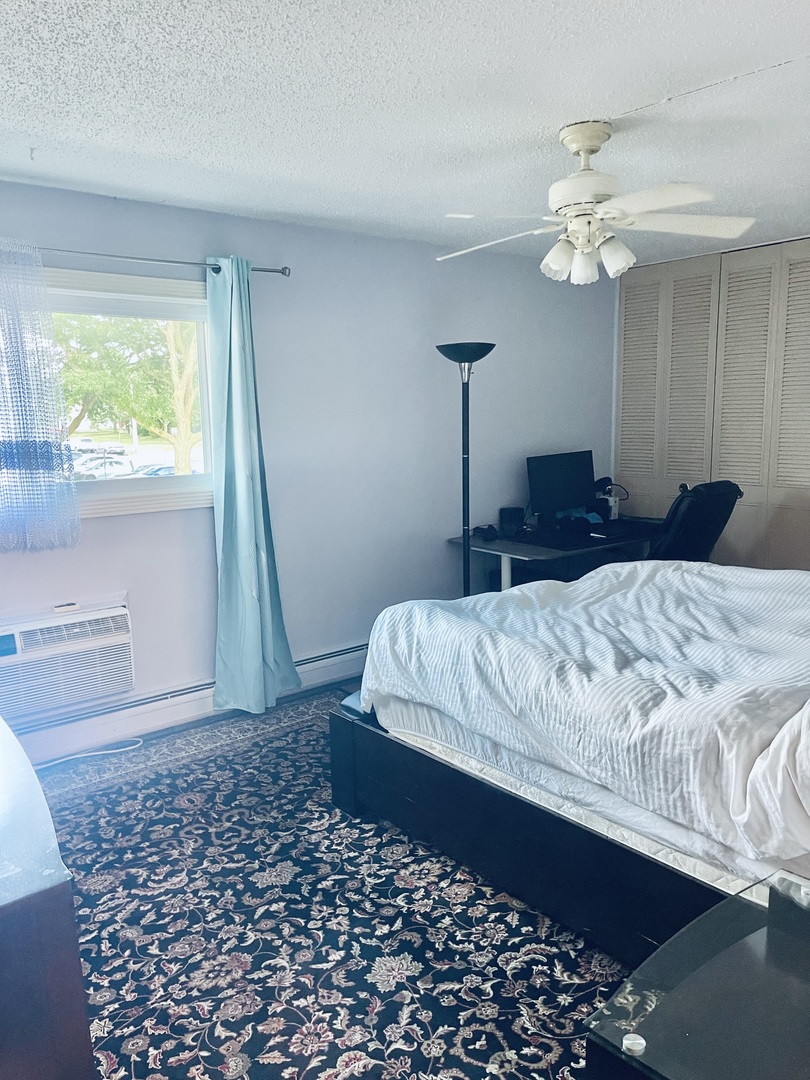 9205 POTTER Road #2H, Des Plaines, IL 60016