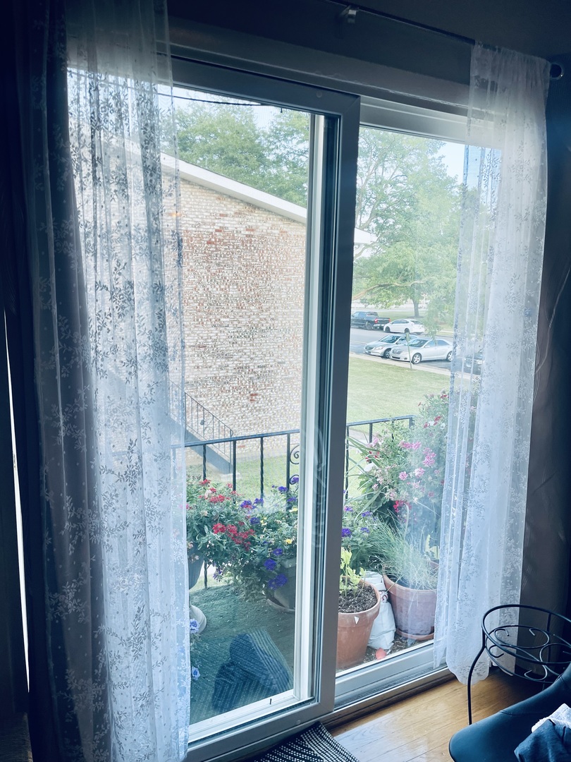 9205 POTTER Road #2H, Des Plaines, IL 60016