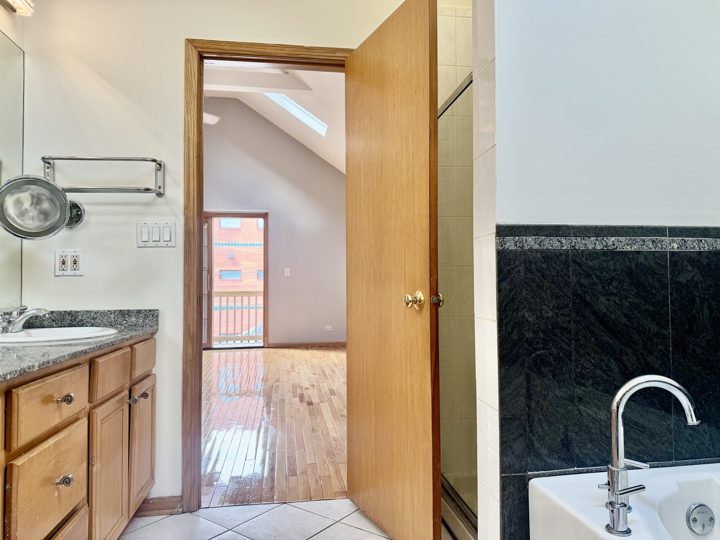 1654 N FAIRFIELD Avenue, Chicago, IL 60647