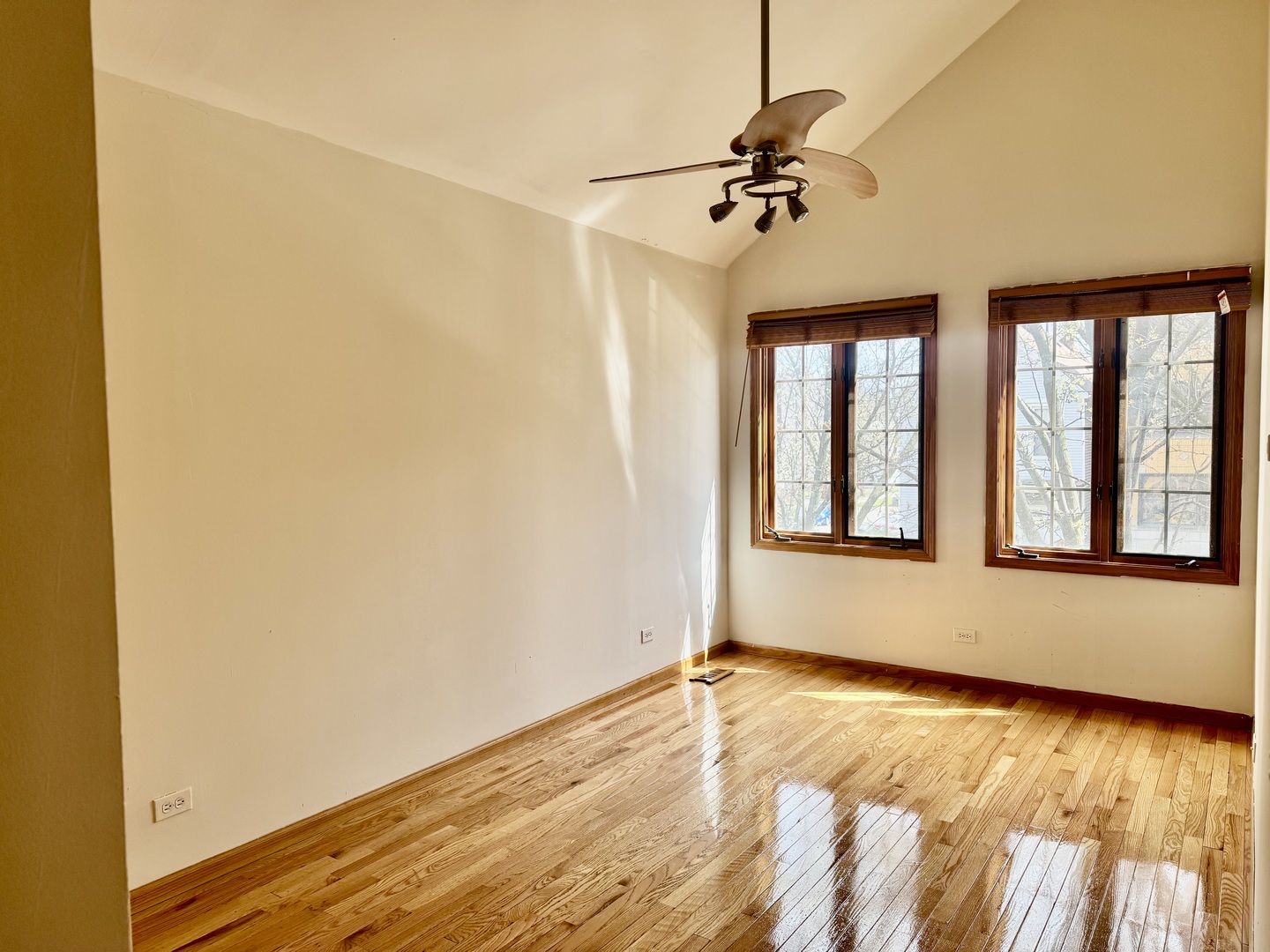 1654 N FAIRFIELD Avenue, Chicago, IL 60647