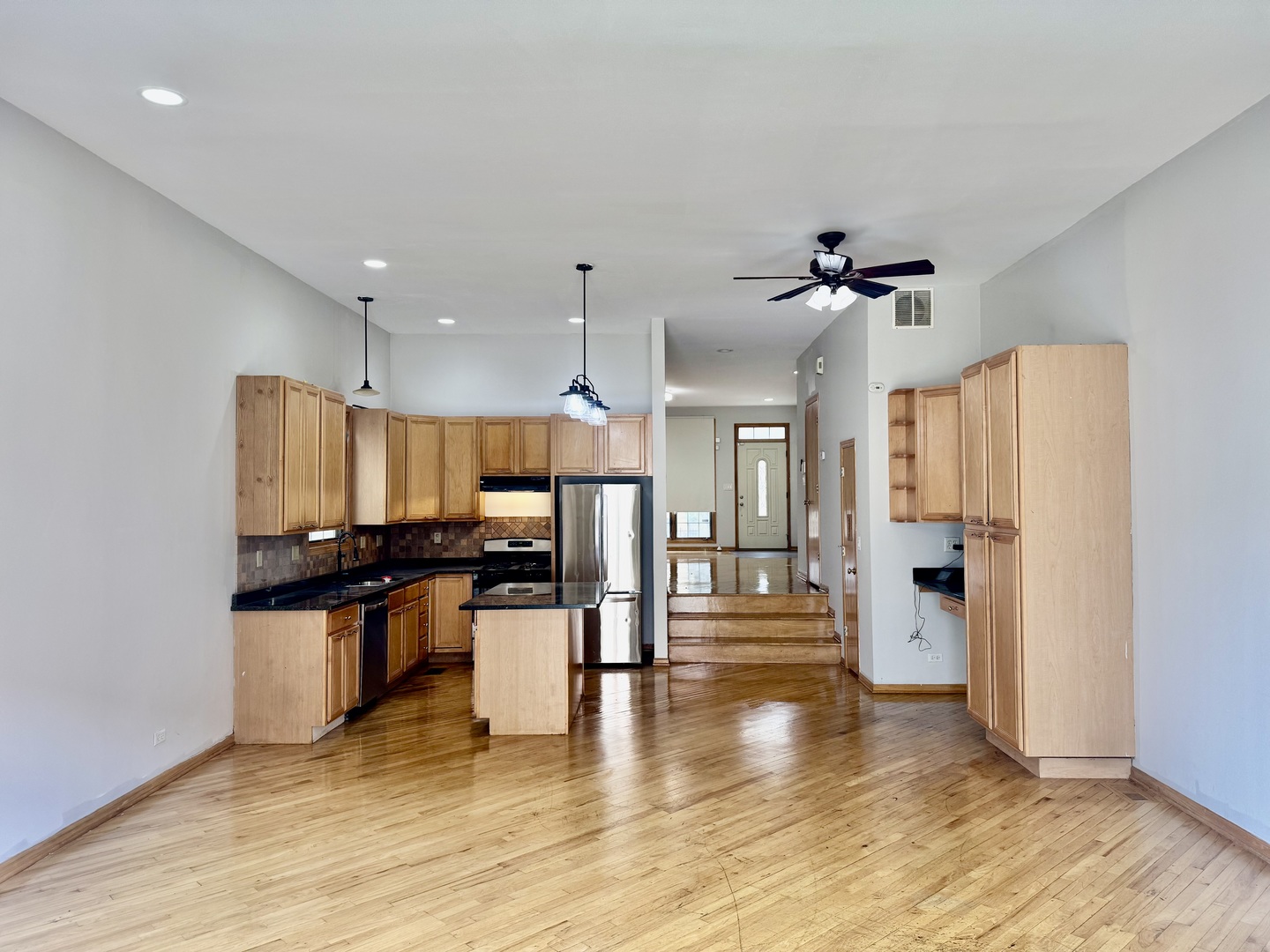 1654 N FAIRFIELD Avenue, Chicago, IL 60647