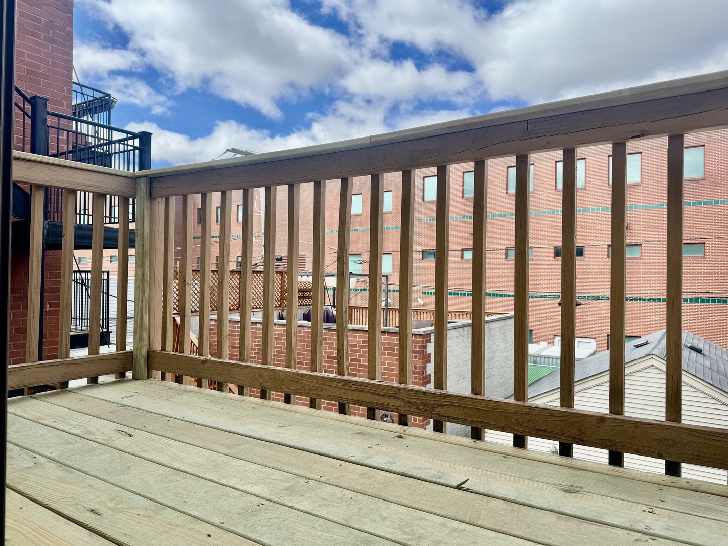 1654 N FAIRFIELD Avenue, Chicago, IL 60647