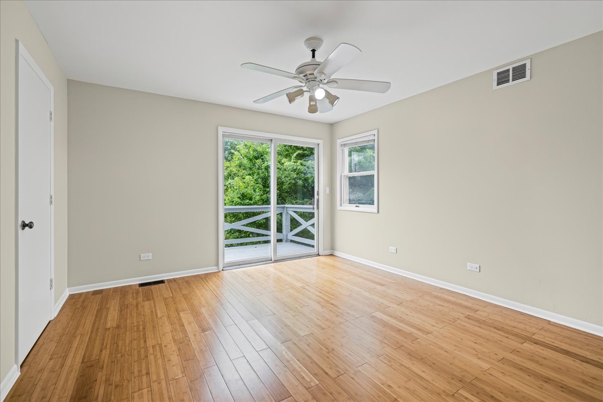 3905 Cornell Avenue, Park City, IL 60085