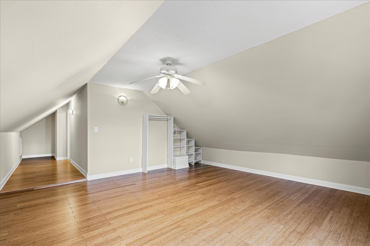 3905 Cornell Avenue, Park City, IL 60085
