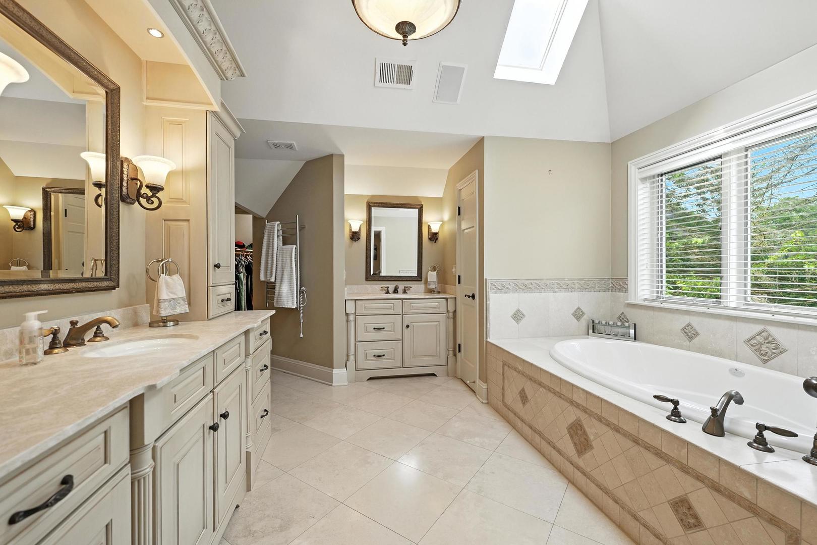 2240 Edgebrooke Drive, Lisle, IL 60532
