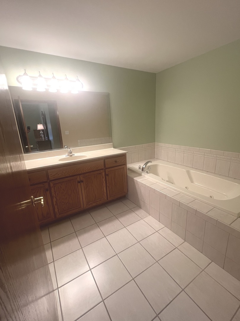 6243 Misty Pines Drive #1, Tinley Park, IL 60477