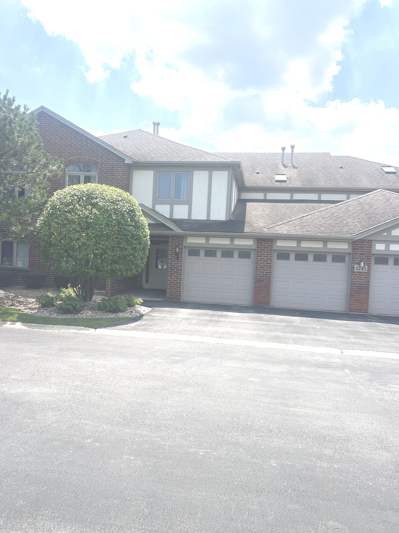 6243 Misty Pines Drive #1, Tinley Park, IL 60477