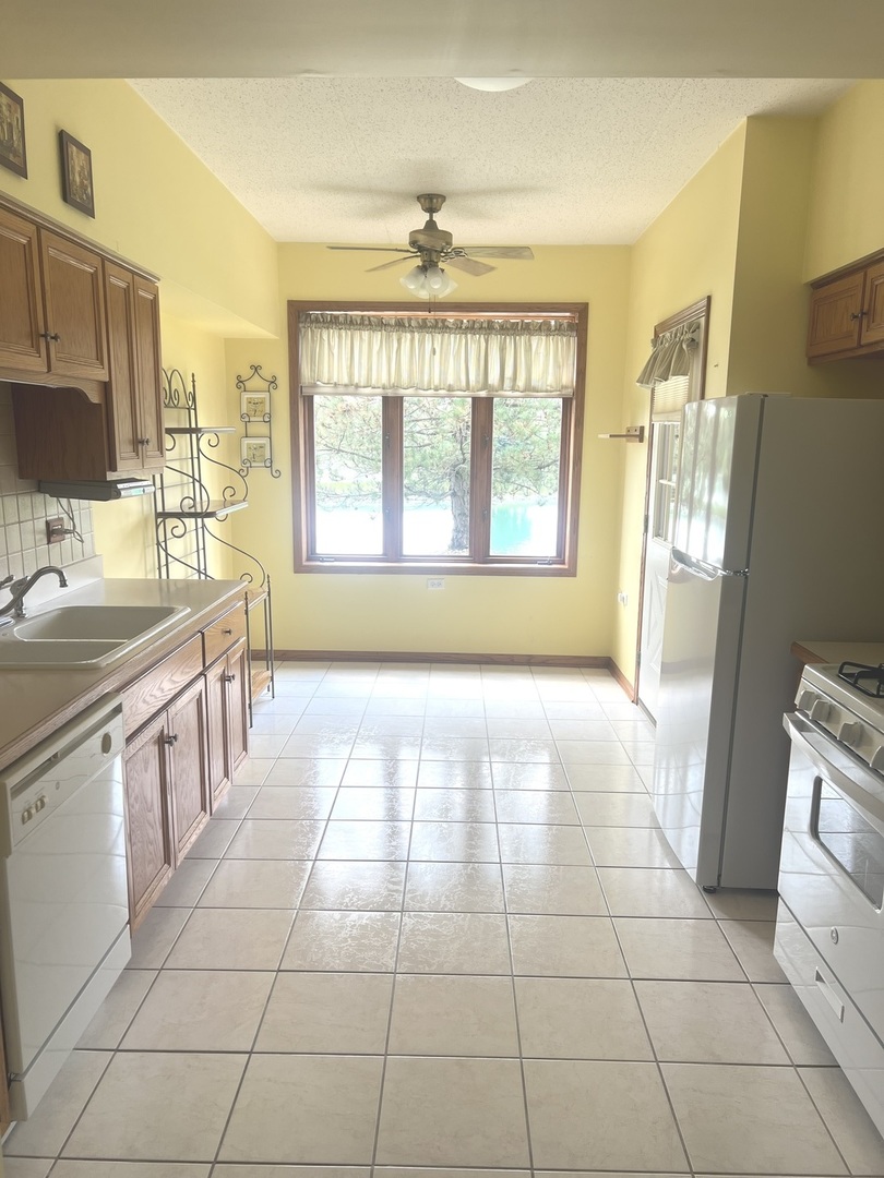 6243 Misty Pines Drive #1, Tinley Park, IL 60477