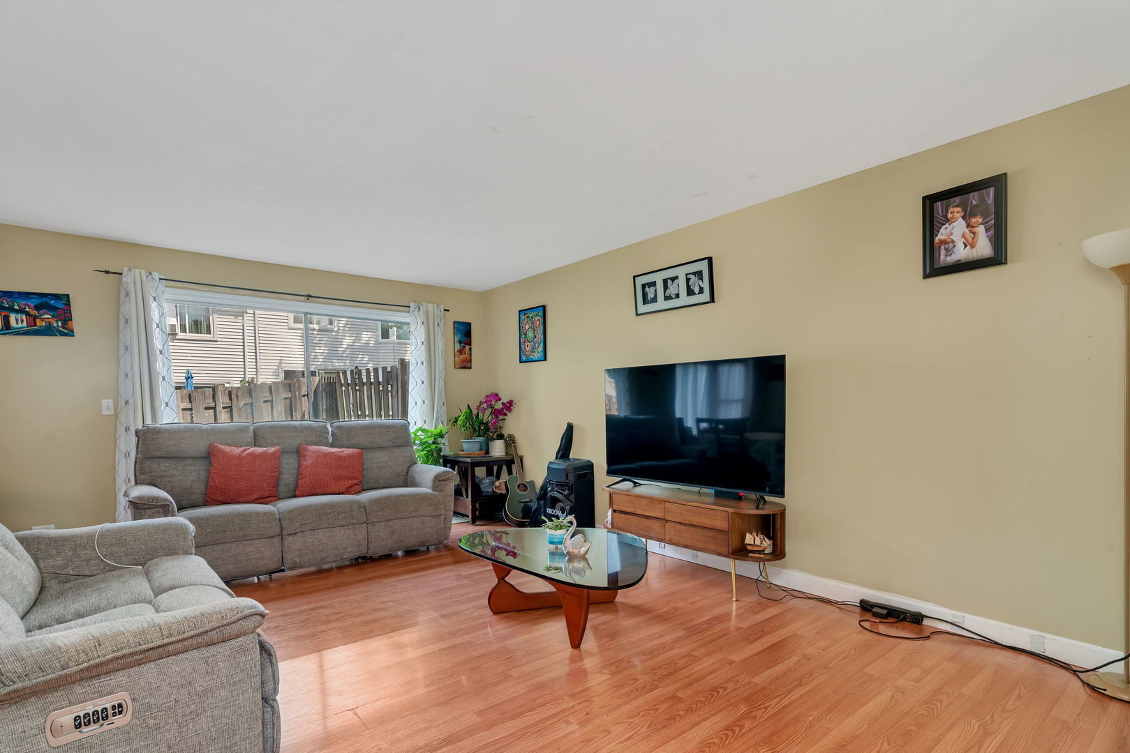 208 Porter Lane #208, Bolingbrook, IL 60440