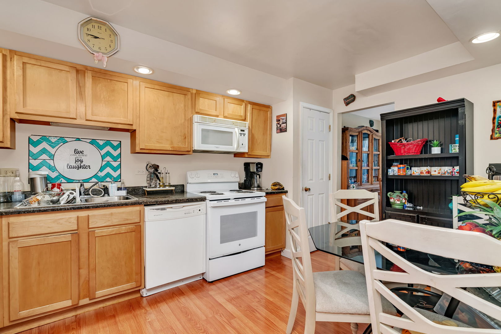 208 Porter Lane #208, Bolingbrook, IL 60440