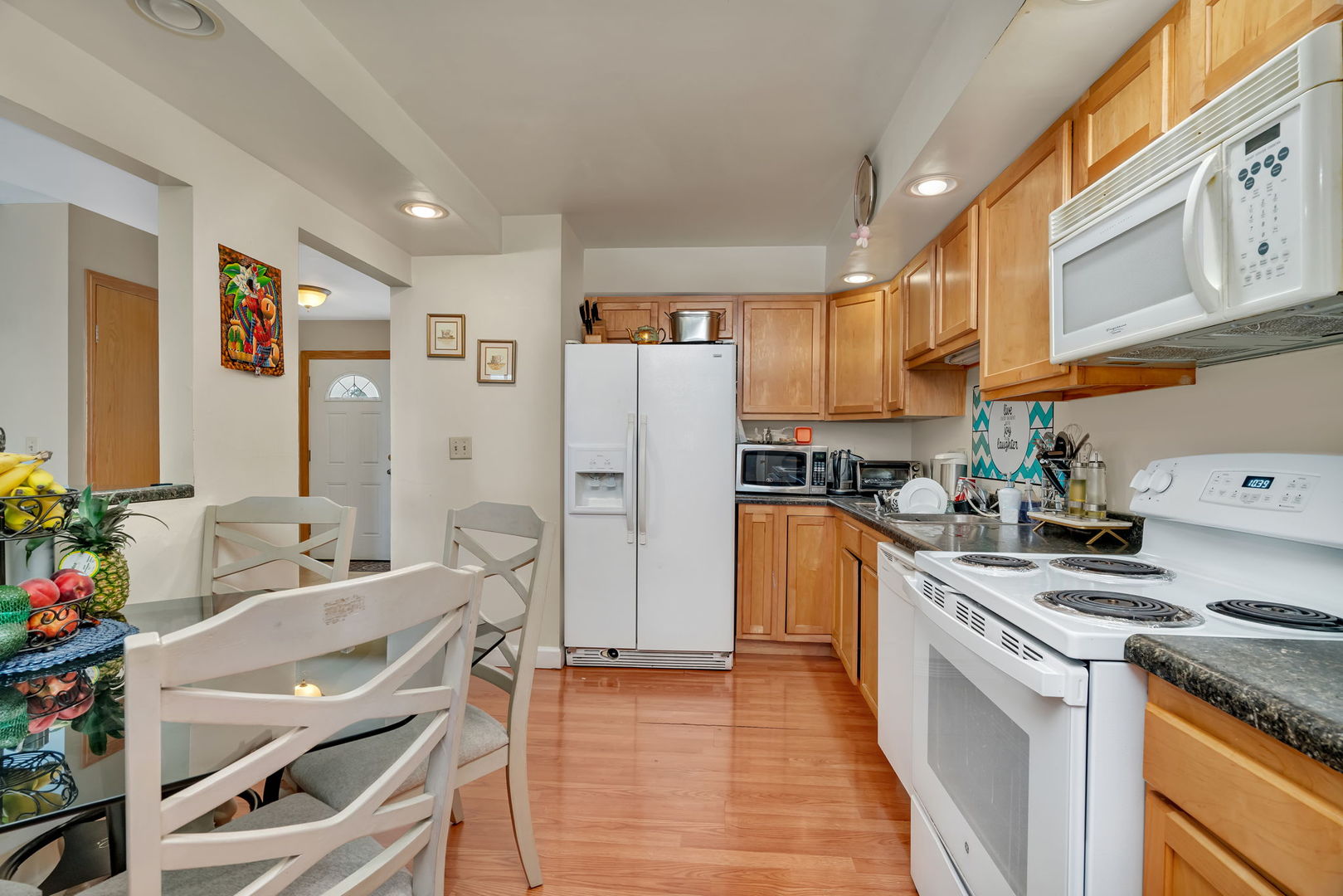 208 Porter Lane #208, Bolingbrook, IL 60440
