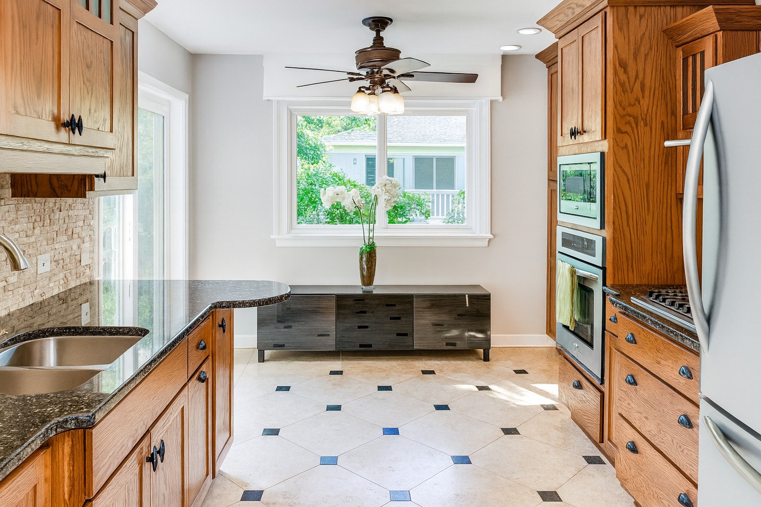 274 Buckingham Court #D2, Schaumburg, IL 60193