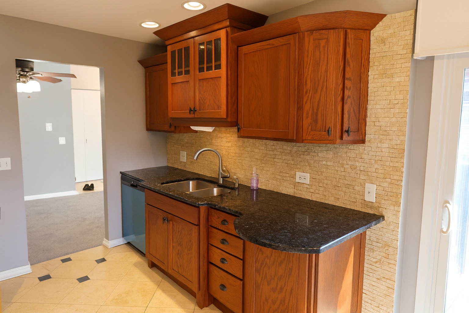 274 Buckingham Court #D2, Schaumburg, IL 60193