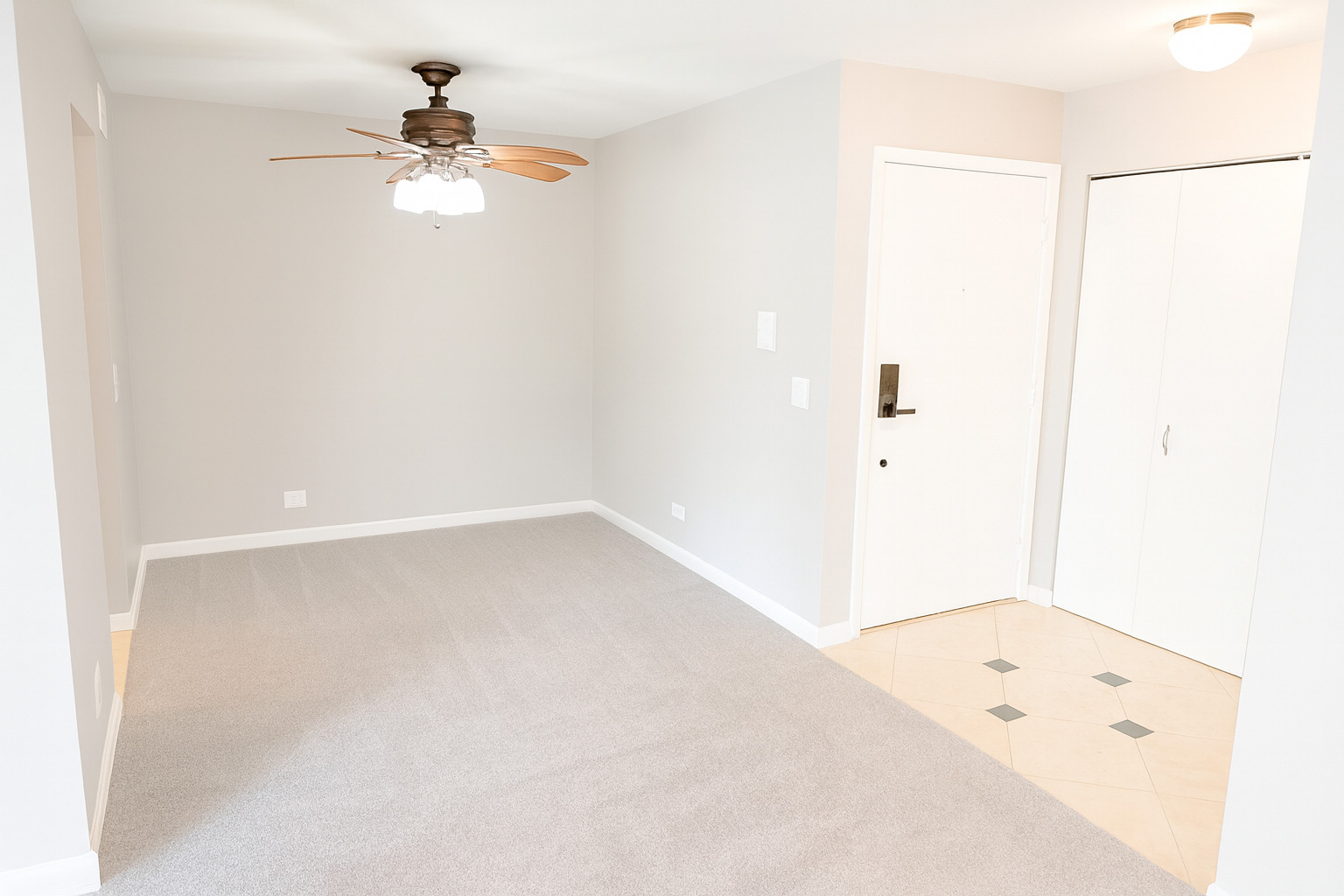 274 Buckingham Court #D2, Schaumburg, IL 60193