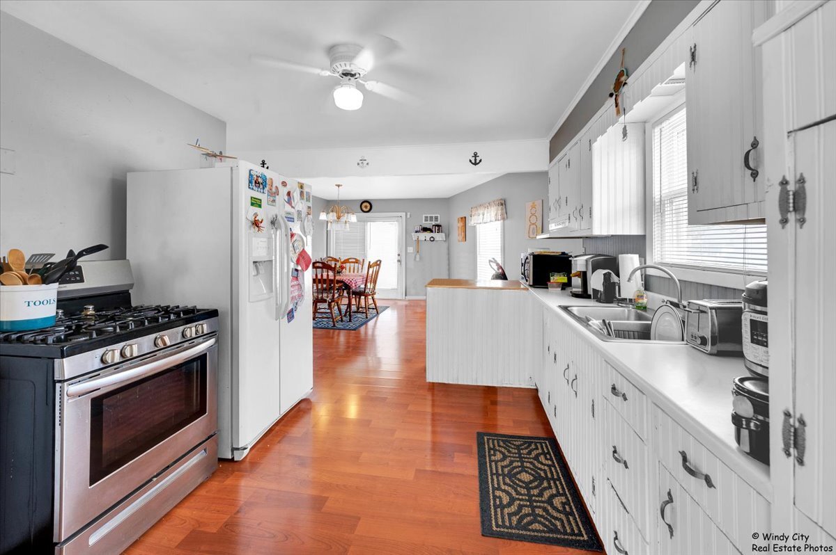 105 N Chase Avenue, Bartlett, IL 60103