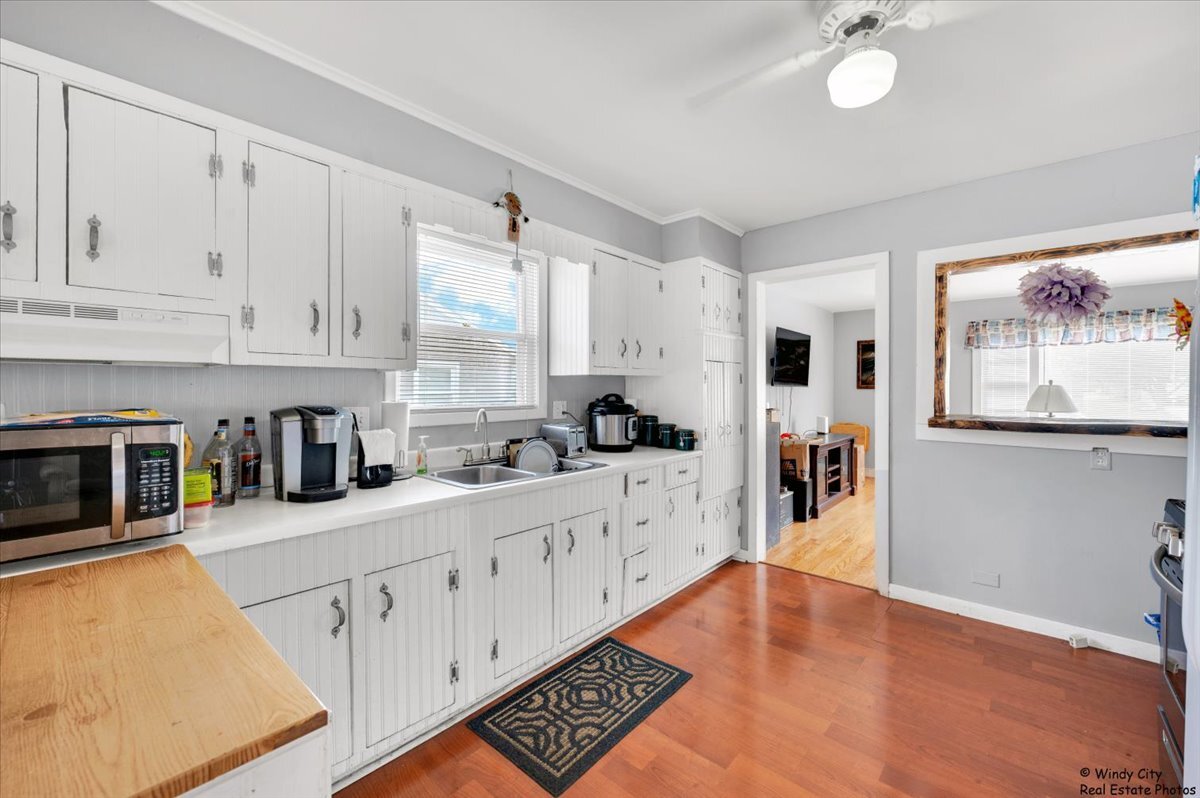 105 N Chase Avenue, Bartlett, IL 60103