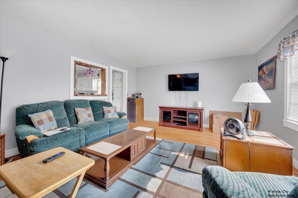 105 N Chase Avenue, Bartlett, IL 60103