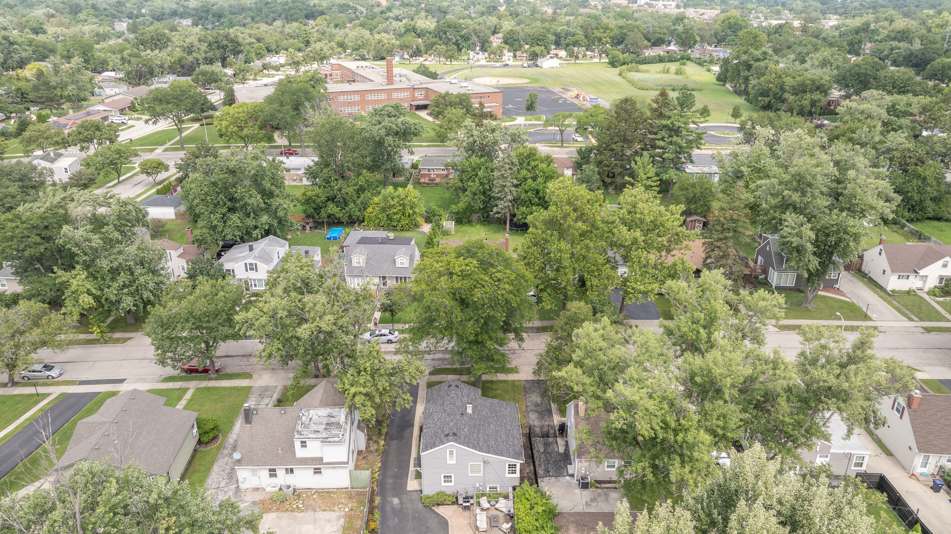 141 W Park Drive, Lombard, IL 60148