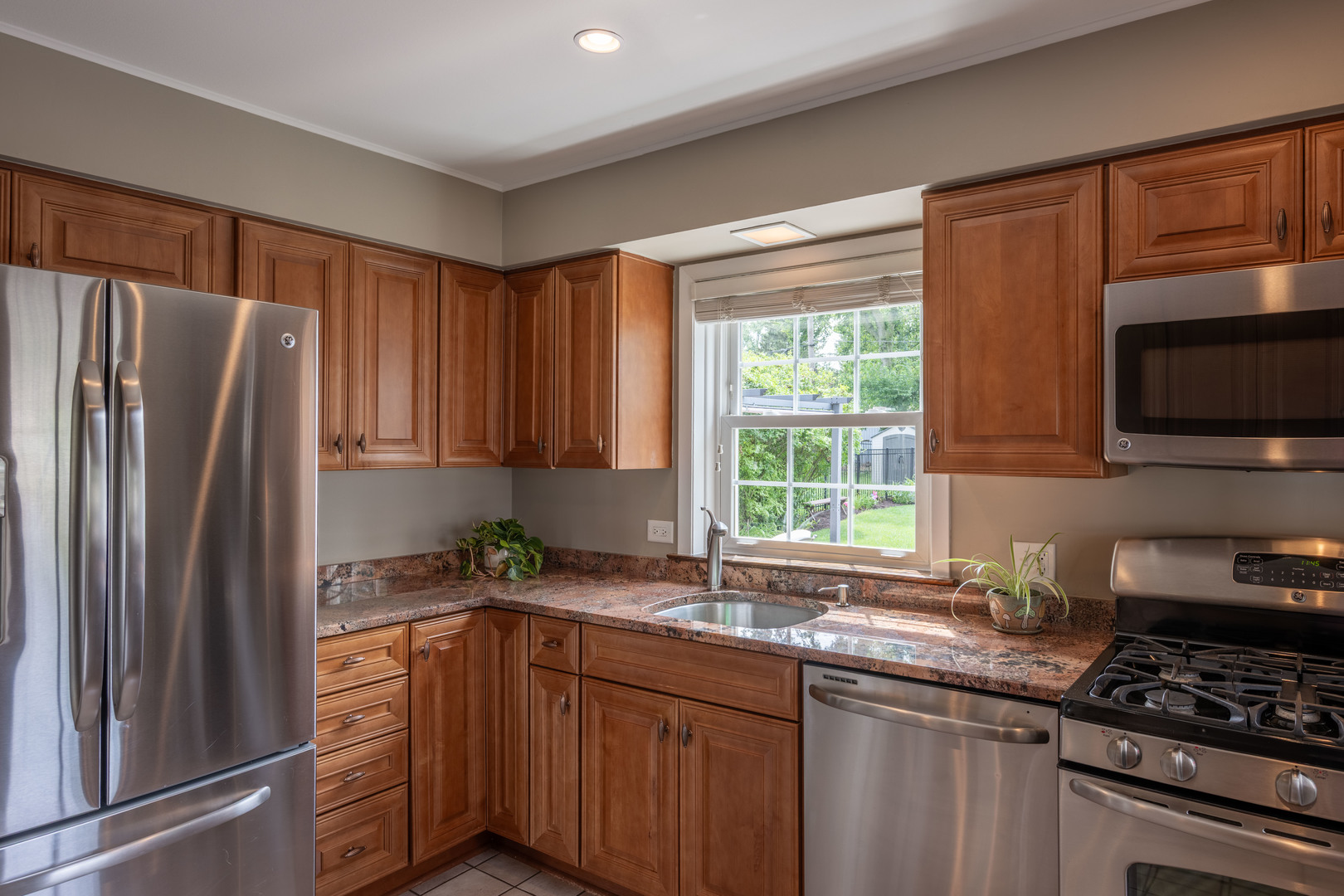 141 W Park Drive, Lombard, IL 60148