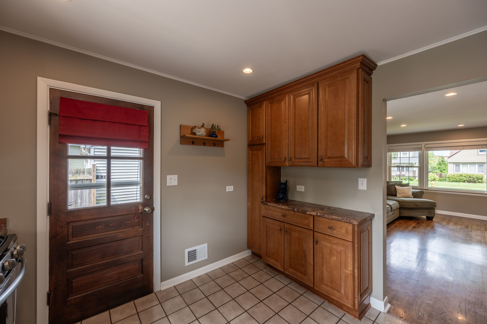 141 W Park Drive, Lombard, IL 60148