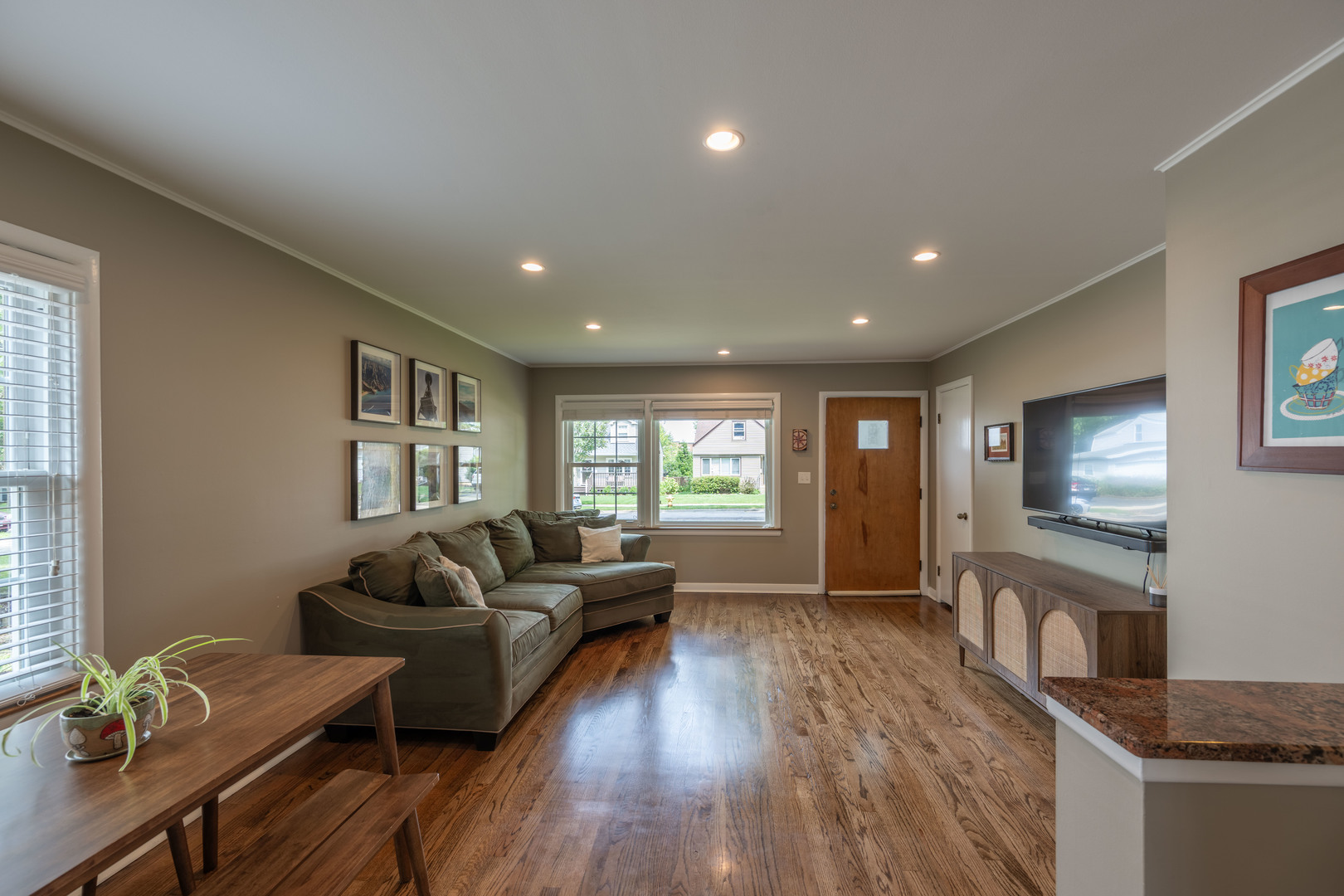 141 W Park Drive, Lombard, IL 60148