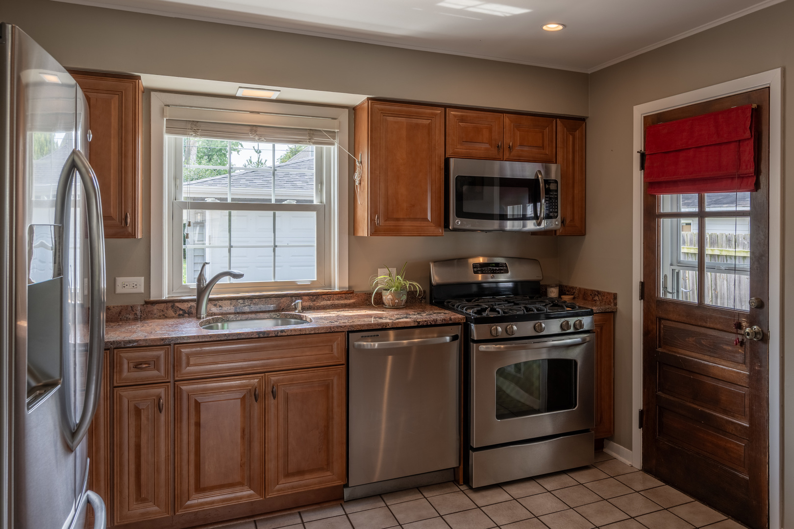 141 W Park Drive, Lombard, IL 60148